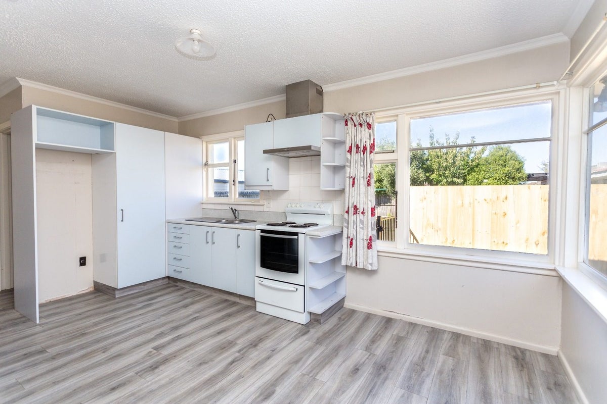 17 Ariki Place, Hei Hei, Christchurch - Carousel 2