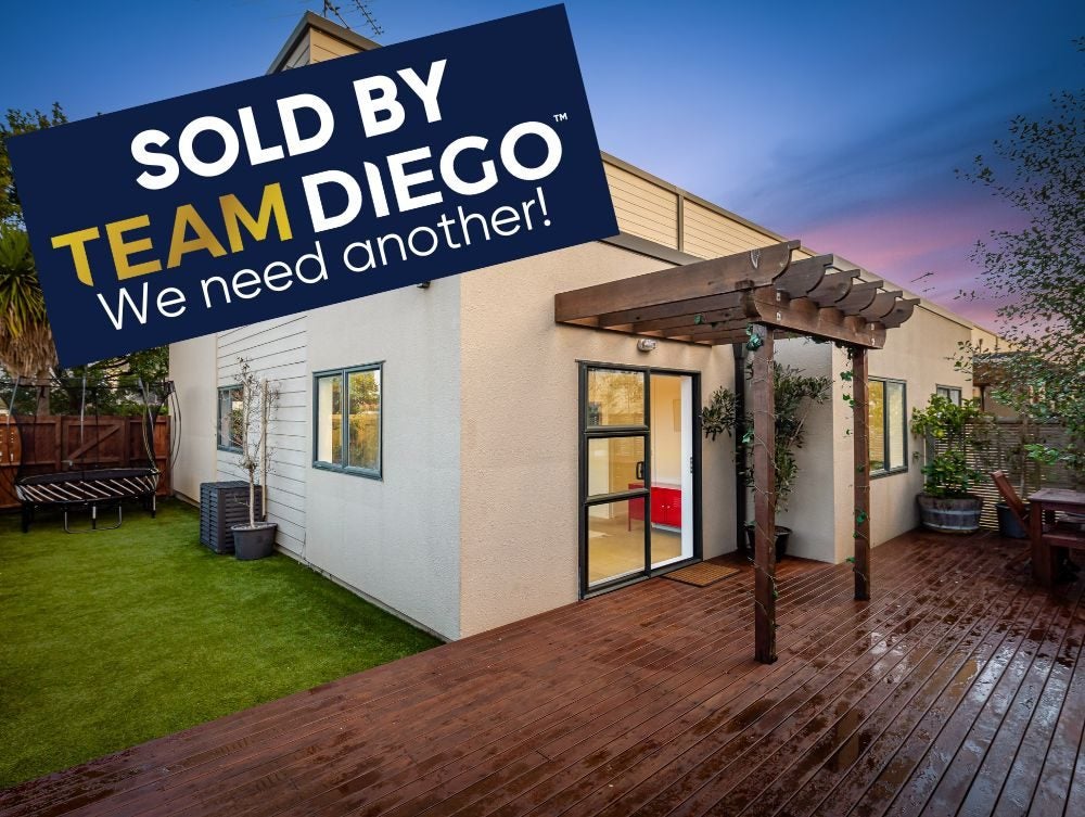 11 Gunner Drive, Te Atatu Peninsula, Auckland - Carousel 1