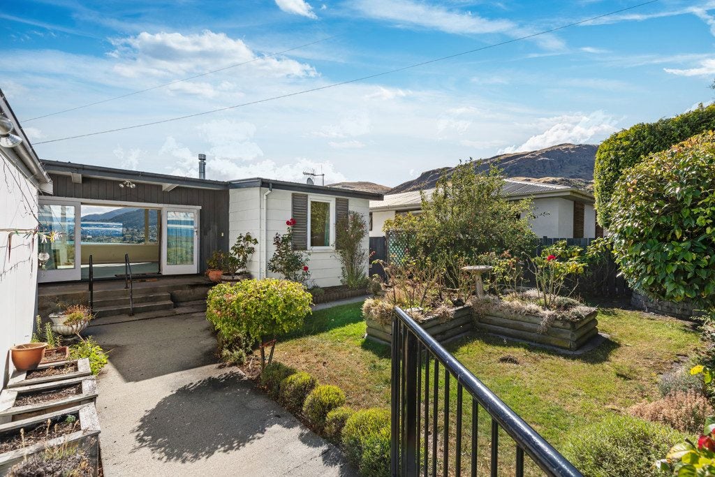 37 McBride Street, Frankton, Queenstown - Carousel 1