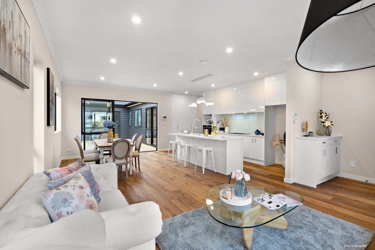 7 Earlywood Road, Ardmore, Auckland - Carousel 25