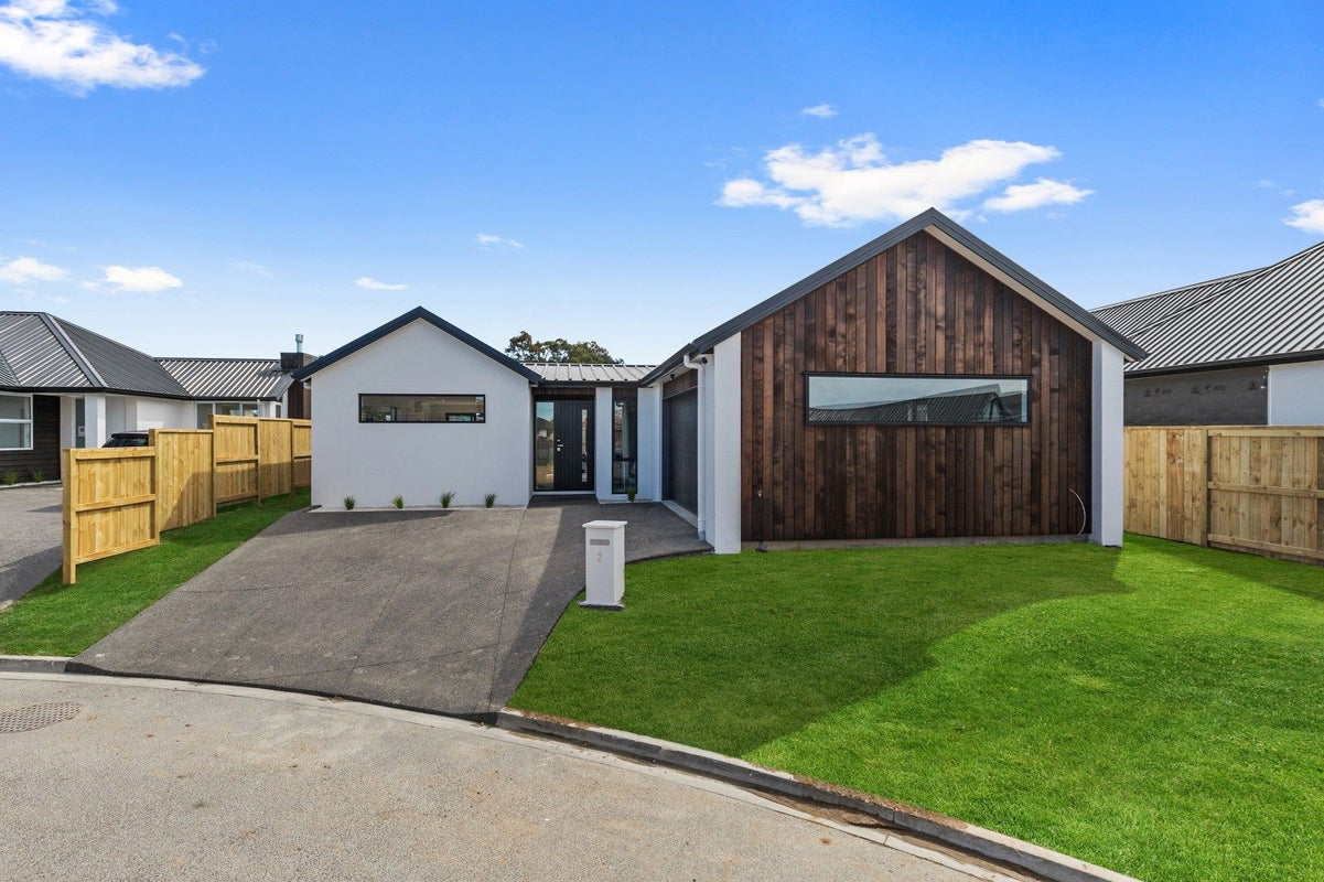 2 Brioti Lane, Flagstaff, Hamilton - Carousel 1