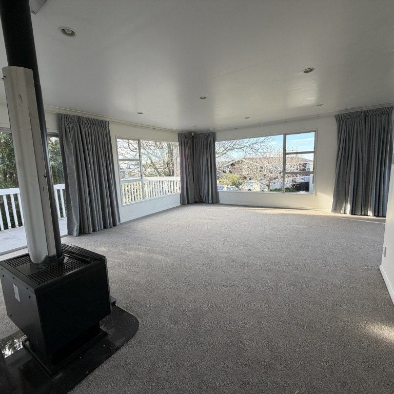 5 Kilduff Place, Mairangi Bay, Auckland - Carousel 2