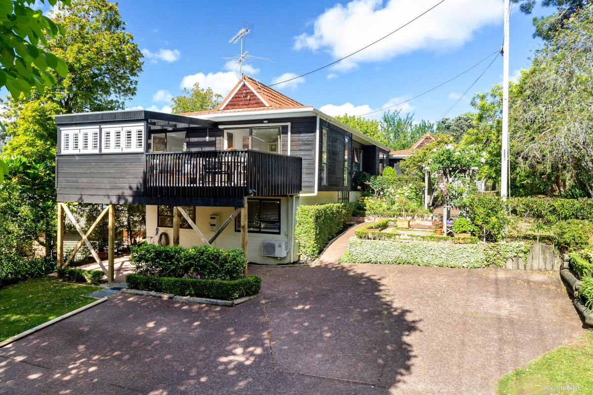 2/7 Salem Place, Torbay, Auckland - Carousel 1