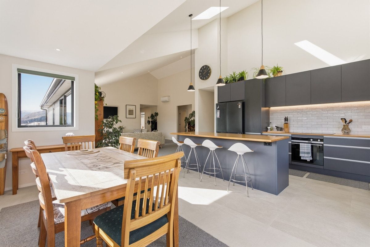 6 Rill Lane, Jacks Point, Queenstown-Lakes, Otago - Carousel 2