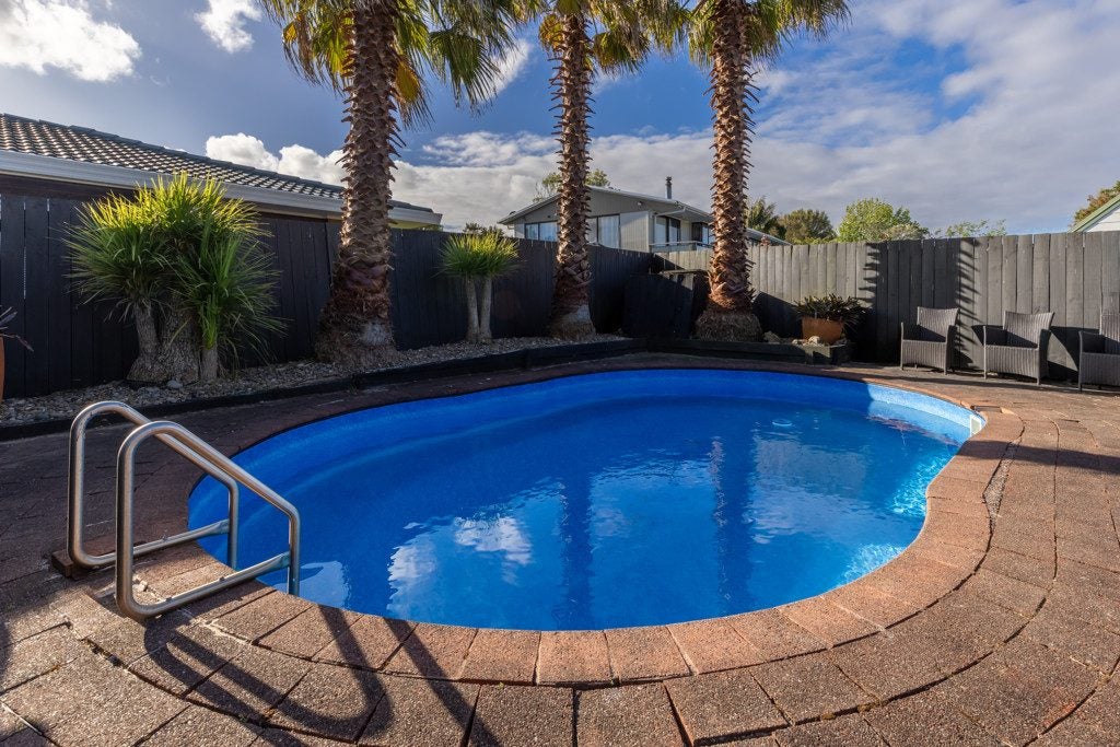 102 Rhinevale Close, Henderson, Auckland - Carousel 2