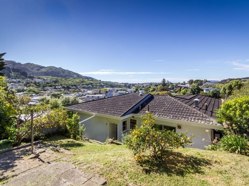 8 Kowhai Street, Tawa, Wellington - Carousel 20