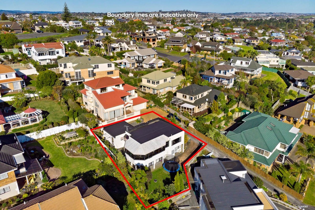2/12 Anure Place, Highland Park, Auckland - Carousel 1