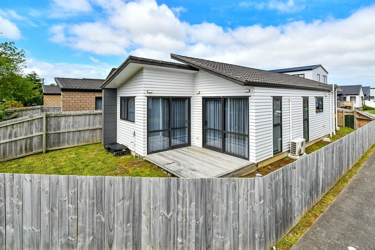 58 Cosgrave Road, Papakura, Papakura - Carousel 11