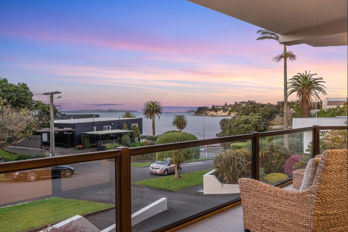 1/4 Hanene Street, St Heliers, Auckland - Carousel 2