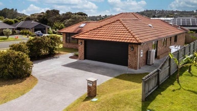 2 Mooring Close, Haruru, PAIHIA - Carousel 1