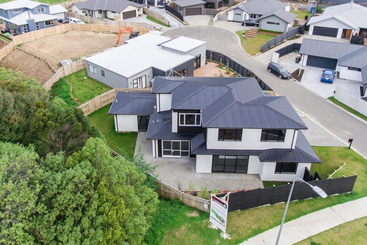 1 Tower Place, Fitzherbert, Palmerston North - Carousel 1