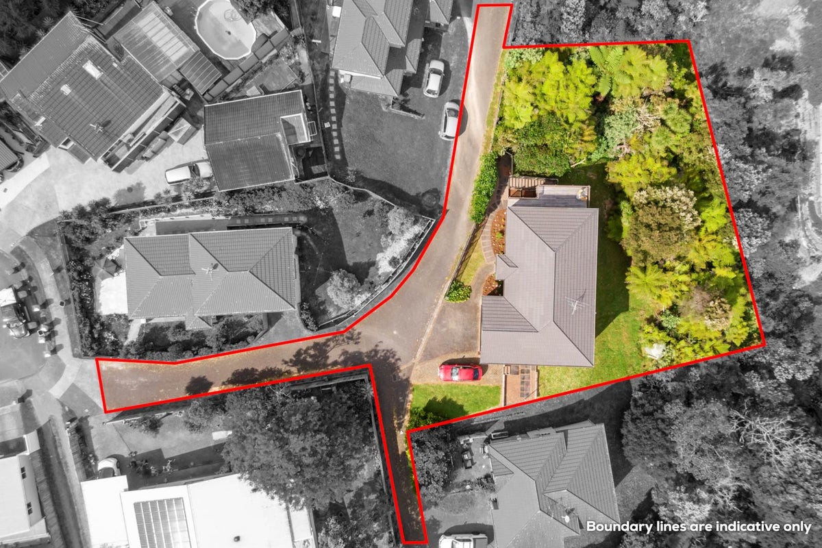 21 McKinley Road, Sunnyvale, Auckland - Carousel 2