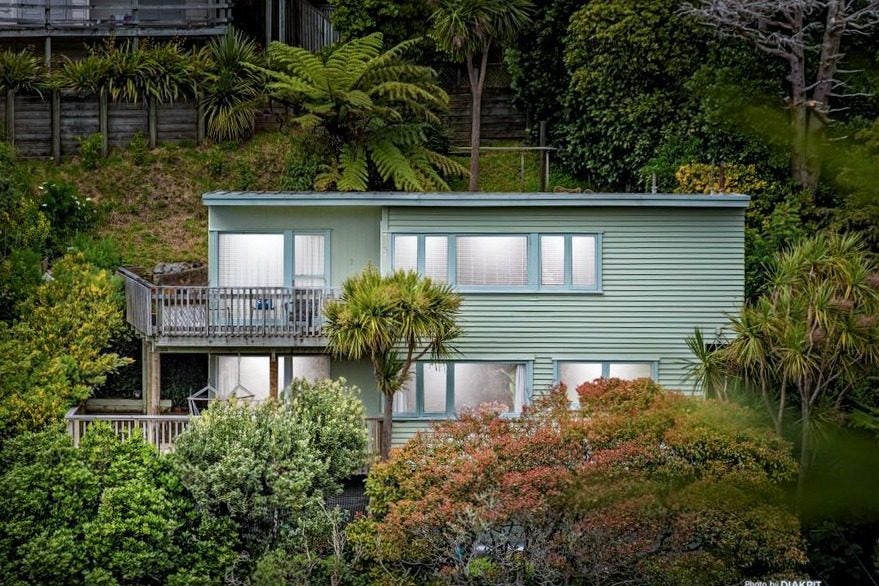 11 Waiapu Road, Kelburn, Wellington - Carousel 1