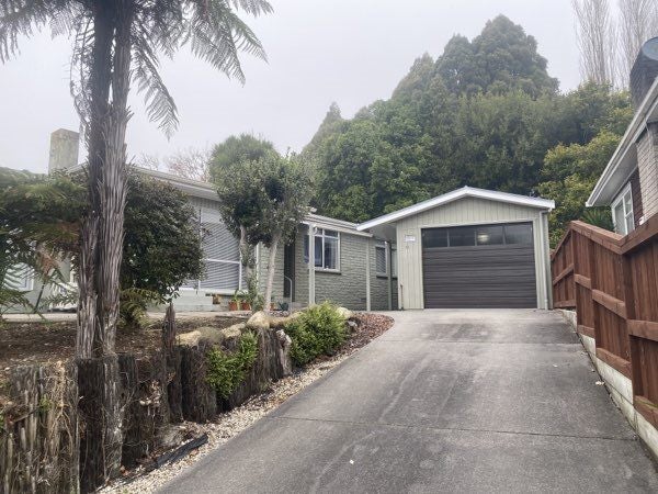 6 Linthorpe Place, Hillcrest, Hamilton - Carousel 1