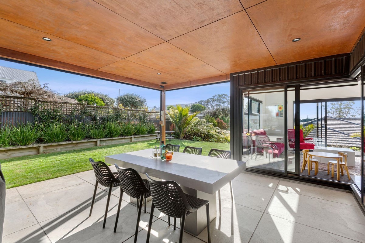 6 Piper Way, Glen Avon, New Plymouth - Carousel 2