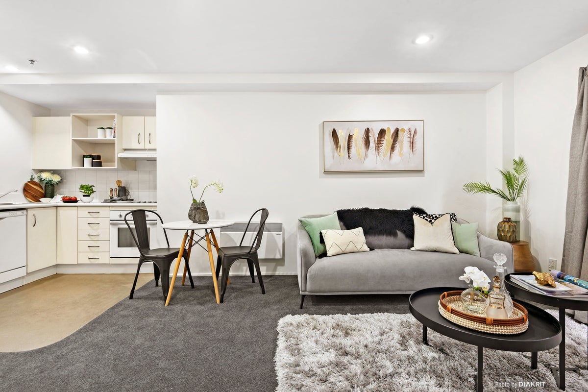 212/120 Courtenay Place, Te Aro, Wellington - Carousel 1