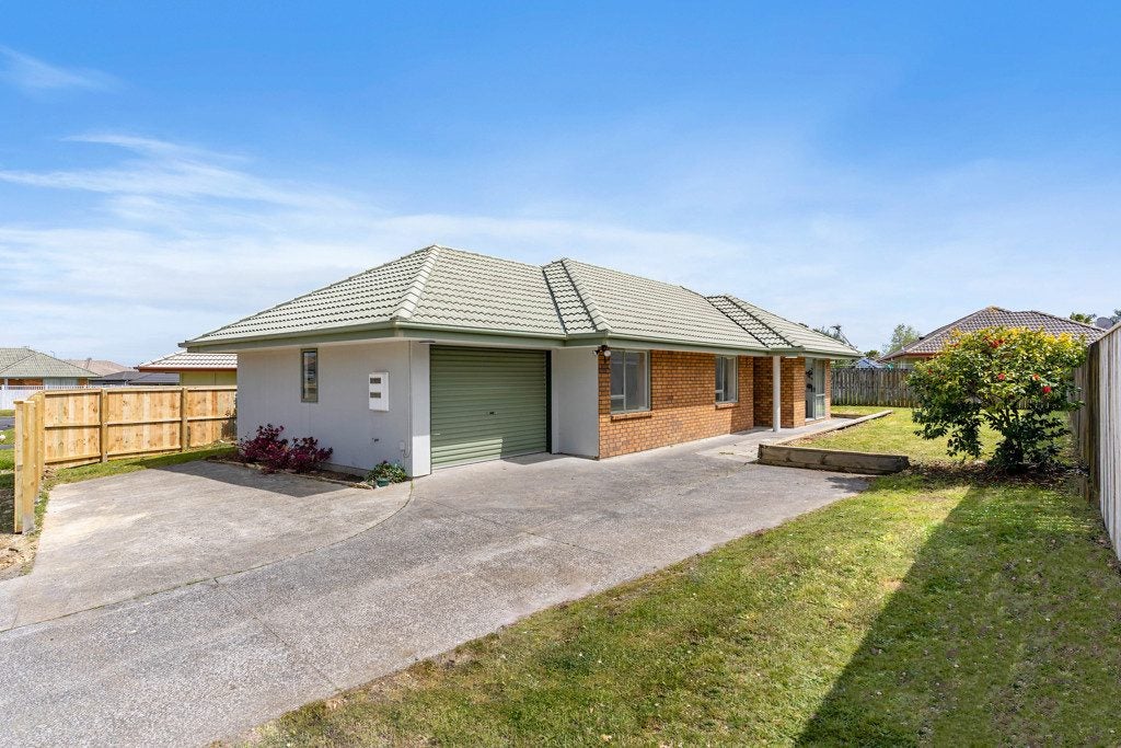 4 Dowd Place, Flat Bush, Auckland - Carousel 1