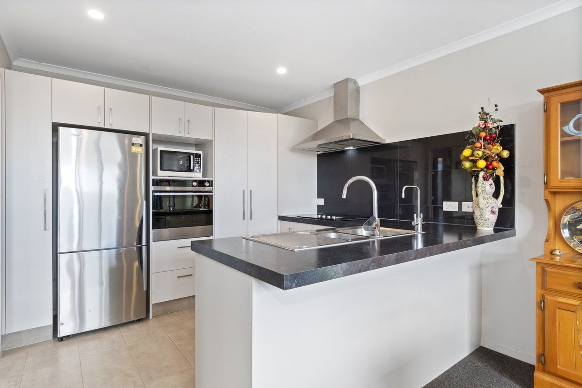 9 Sirocco Place, Ohauiti, Tauranga - Carousel 2