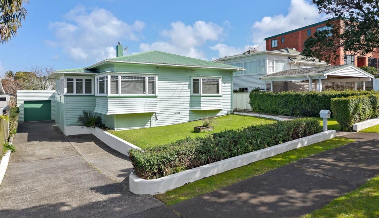 10 Newhaven Street, Ellerslie, Auckland - Carousel 1