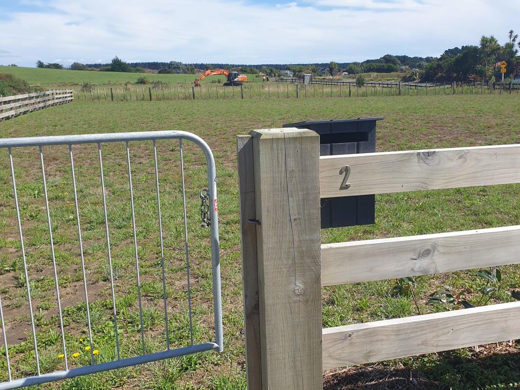 2 Roma Way, Waitarere Beach, Levin - Carousel 2