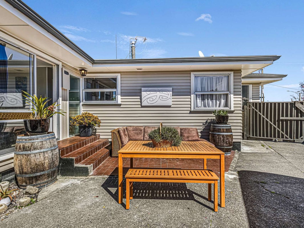 12 Hitchings Avenue, Onekawa, Napier - Carousel 2
