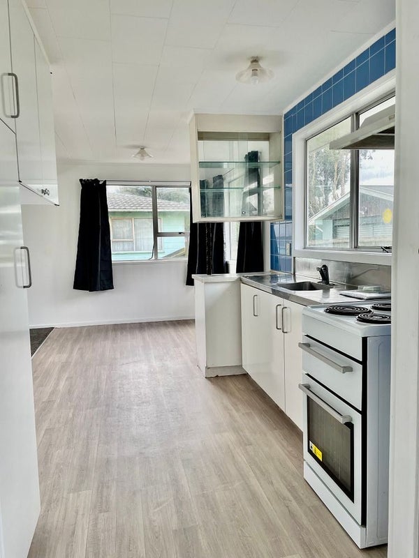 11 Ulay Place, Clover Park, Auckland - Carousel 2