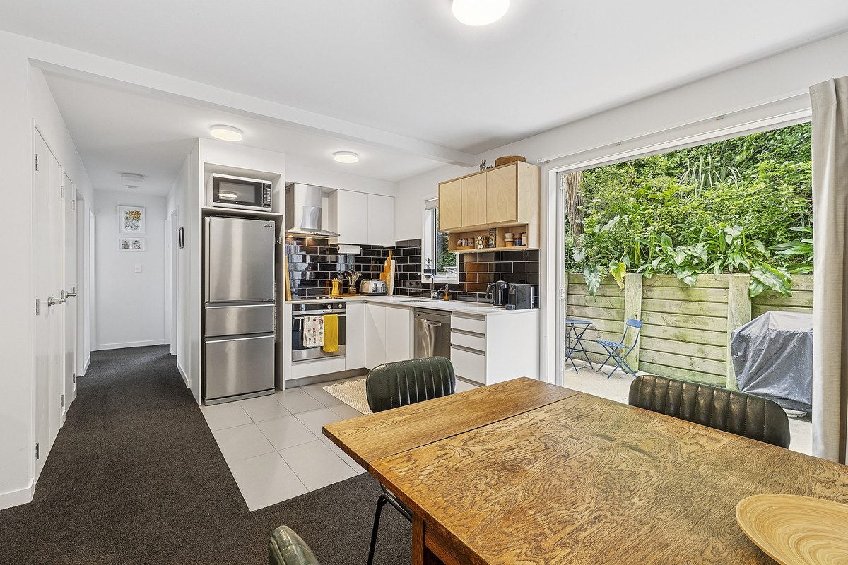 8/74 Derwent Street, Island Bay, Wellington - Carousel 2