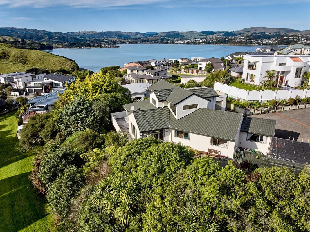 28 St Ives Drive, Camborne, Porirua - Carousel 2