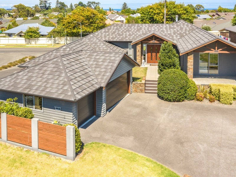 1 Webster Place, Otamatea, Whanganui - Carousel 1