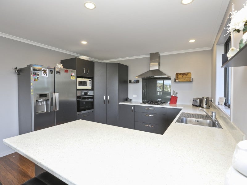 16A David Street, Westown, New Plymouth - Carousel 2