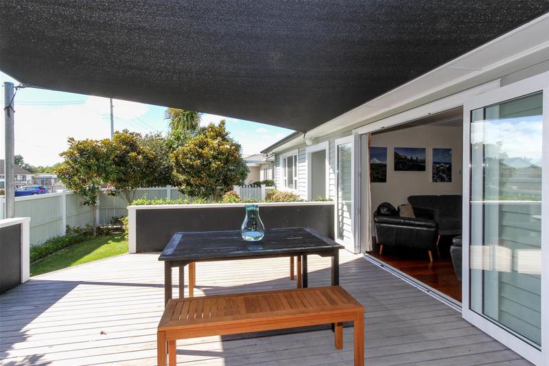18 Karaka Street, Merrilands, New Plymouth - Carousel 2