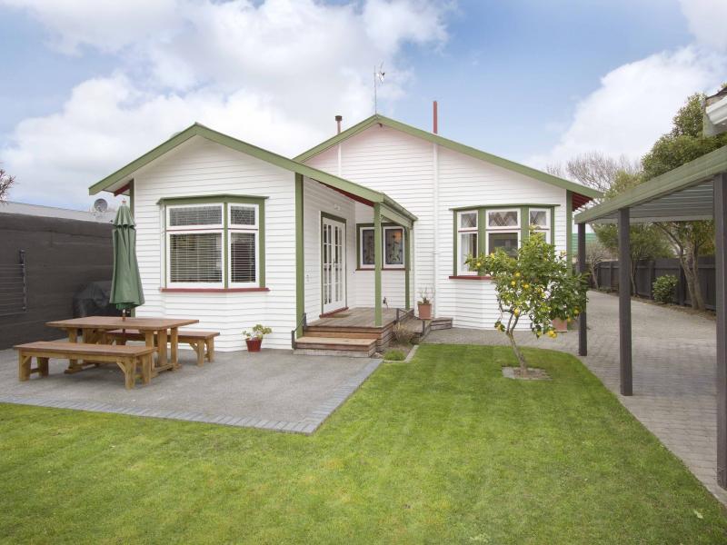 24 Allen Street, Boulcott, Lower Hutt - Carousel 1