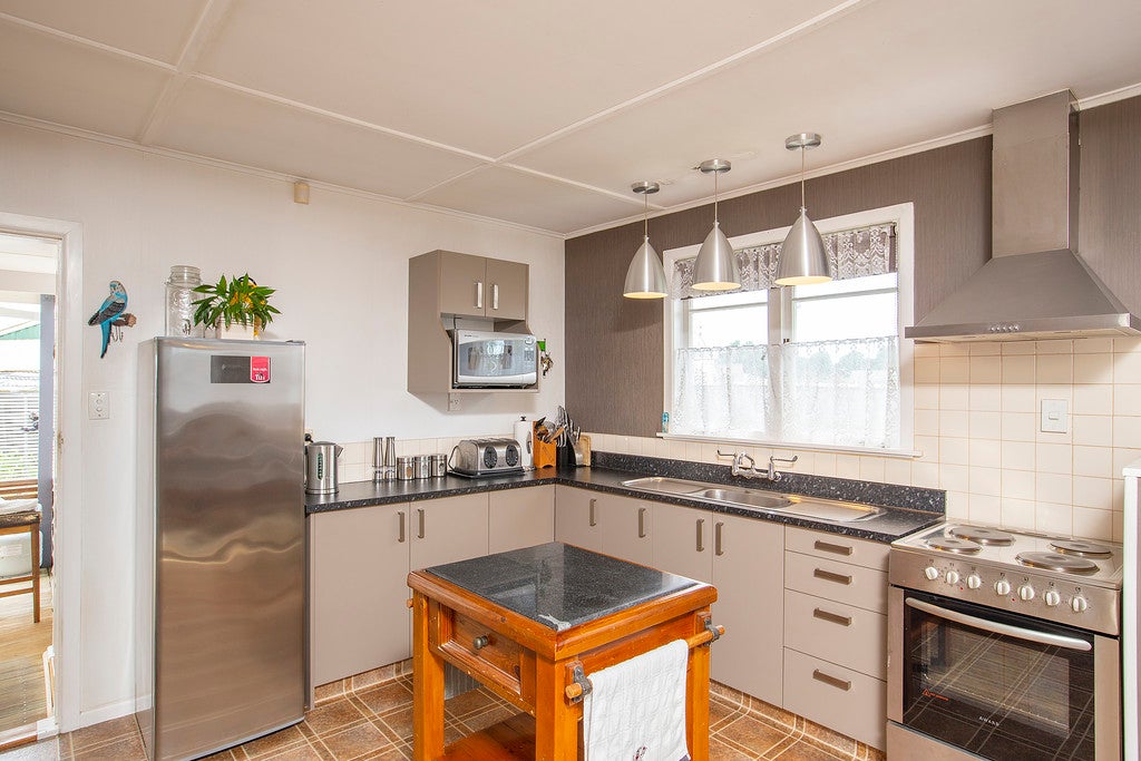 15 Freyberg Street, Solway, Masterton - Carousel 2