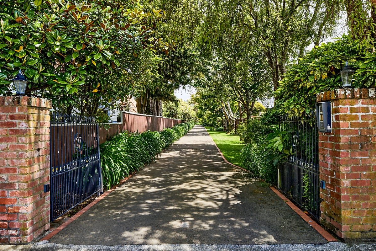27 Military Road, Boulcott, Lower Hutt - Carousel 2