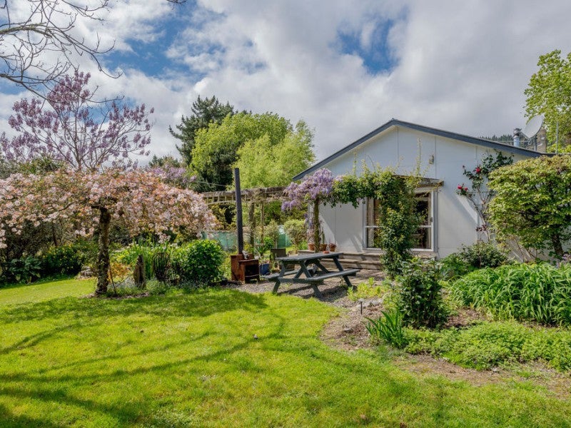 224 State Highway 1, Otaki - Carousel 1
