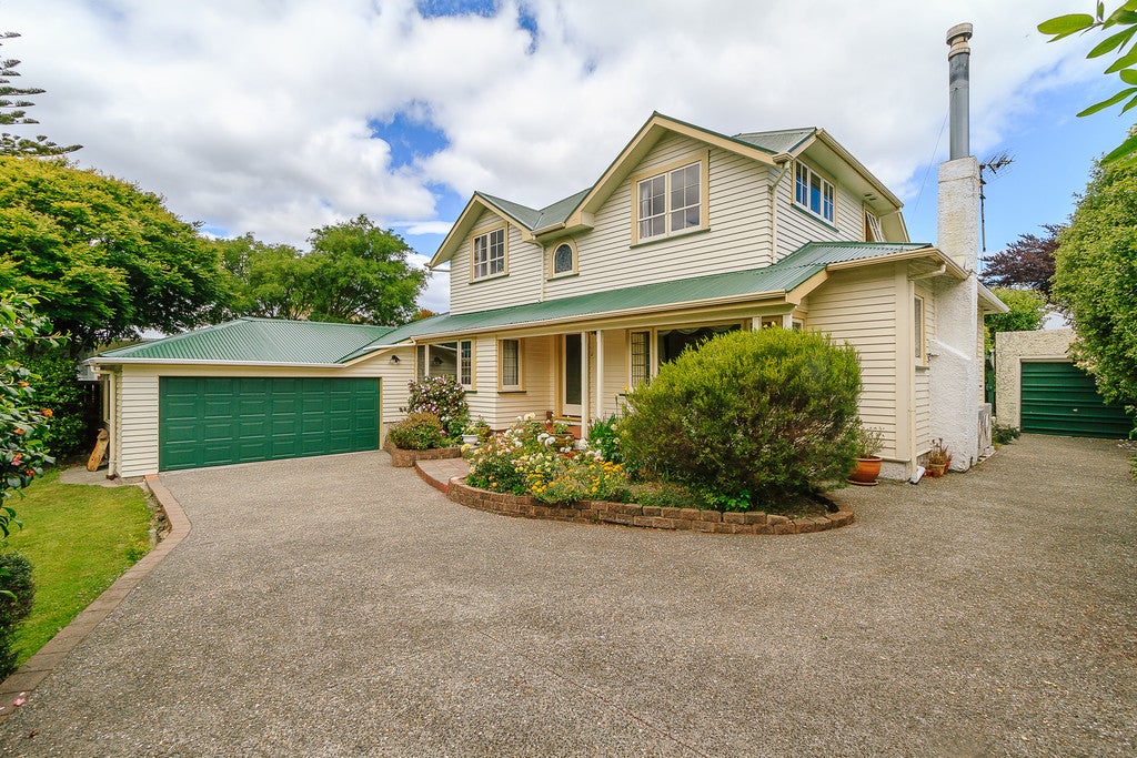 52 Kings Crescent, Hutt Central, Lower Hutt - Carousel 1