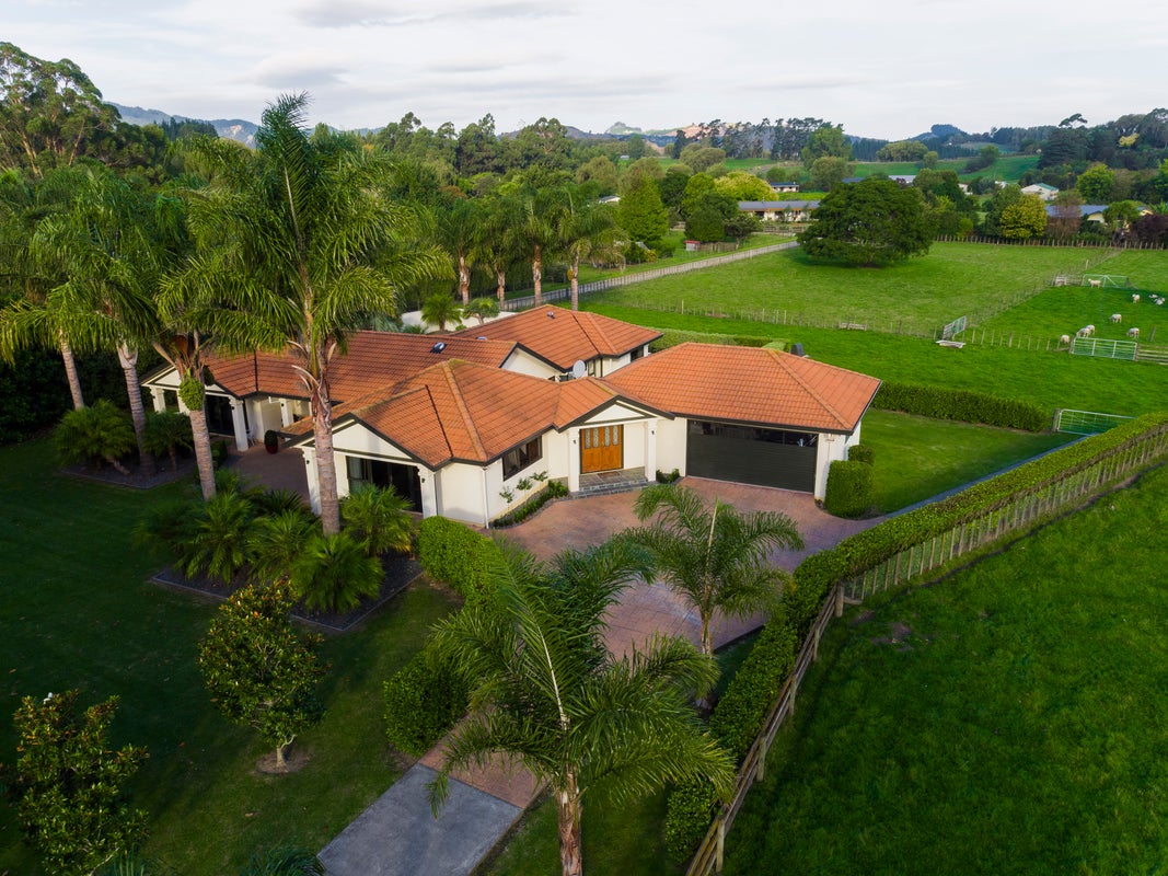 100 MacLaurin Road, Makauri, Gisborne - Carousel 1
