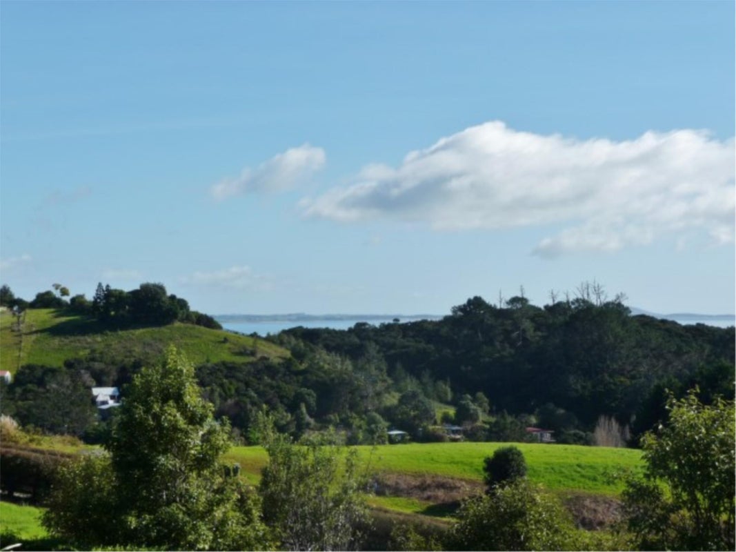 4 Sunrise Place, Cable Bay, Cable Bay - Carousel 1