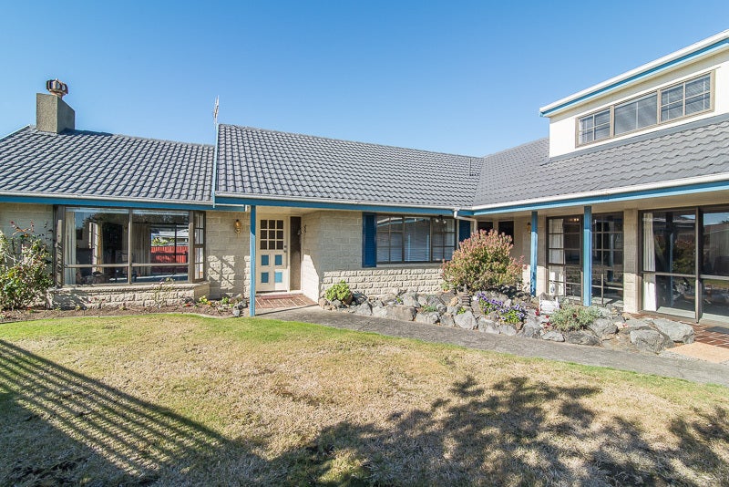 13 Whitmore Grove, Waikanae Beach, Waikanae - Carousel 1