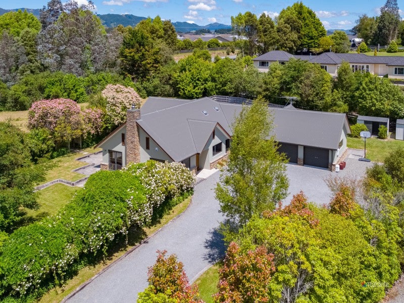 106 Emerald Hill Drive, Birchville, Upper Hutt - Carousel 2