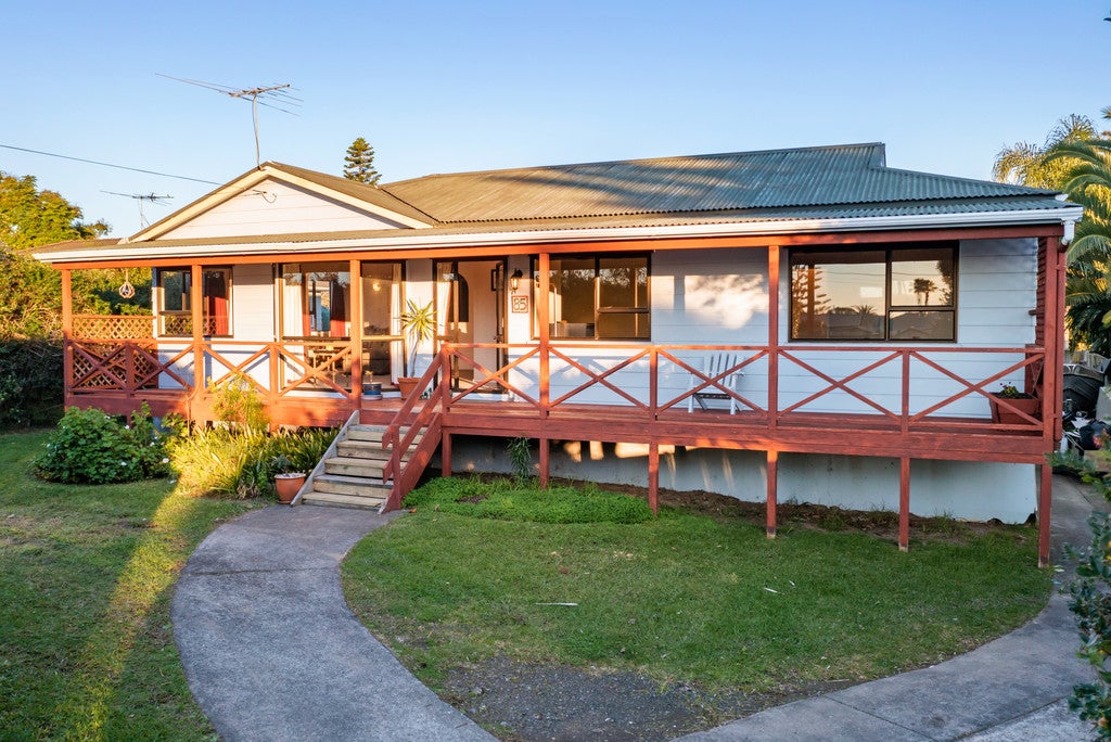 85 Second View Avenue, Beachlands, Auckland - Carousel 1