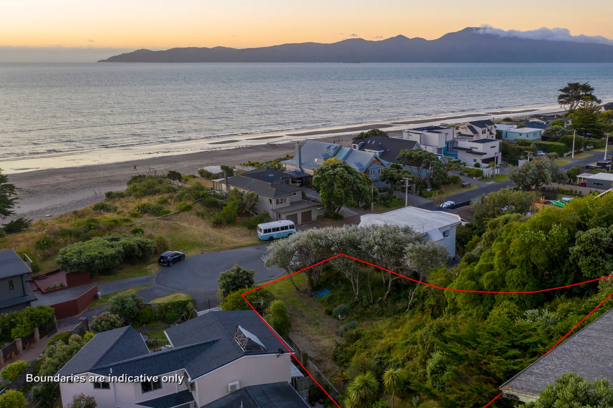 19 Groves Road, Raumati Beach, Paraparaumu - Carousel 1