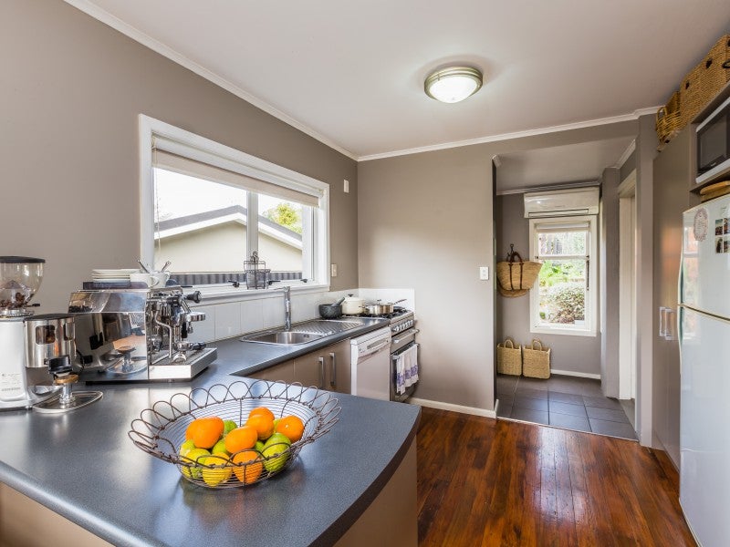 2 KEIRUNGA ROAD, HAVELOCK NORTH, HAVELOCK NORTH - Carousel 2