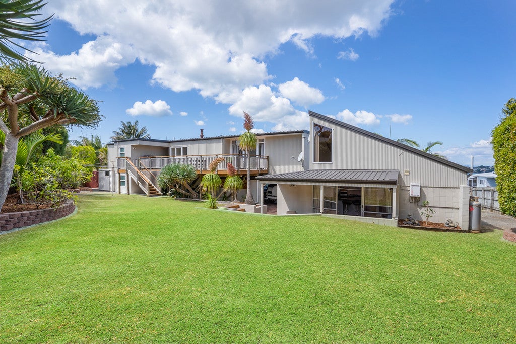 43 McBreen Avenue, Northcote, Auckland - Carousel 1