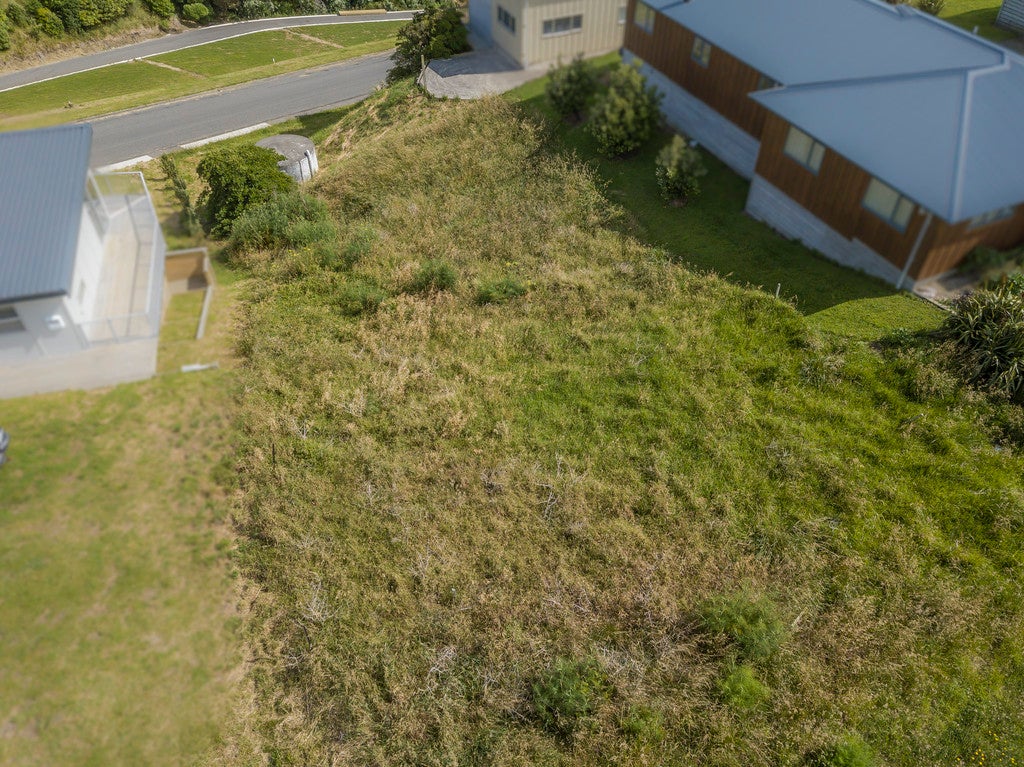 37 Balfour Crescent, Castlepoint - Carousel 1