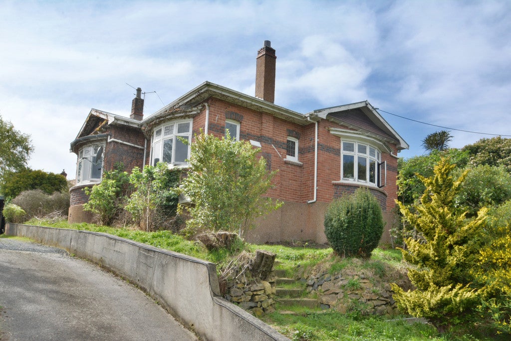 105 Opoho Road, Opoho, Dunedin - Carousel 1