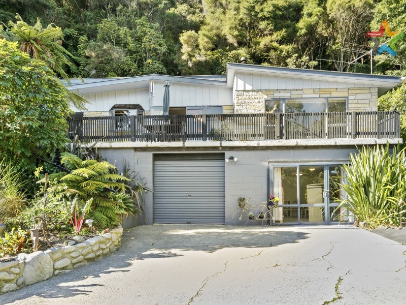 12A Bull Avenue, Wainuiomata, Lower Hutt - Carousel 1