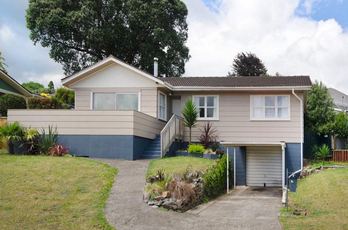 6 Barberton Terrace, Red Hill, Papakura - Carousel 1