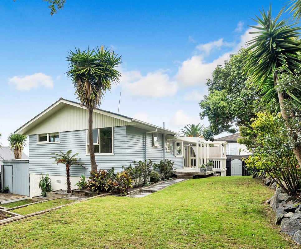 42A Rodney Street, Howick, Auckland - Carousel 1
