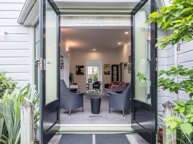 33 Hobson Crescent, Thorndon, Wellington - Carousel 2
